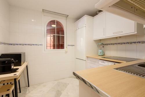 Apartamento 2 Bedroom Front Line Beach Flat In Costabella, Marbella, Marbella
