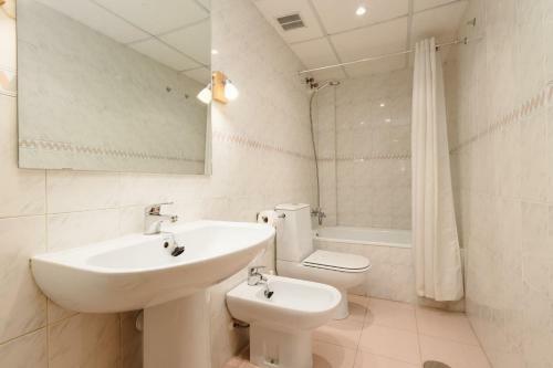 Apartamento 2 Bedroom Front Line Beach Flat In Costabella, Marbella, Marbella
