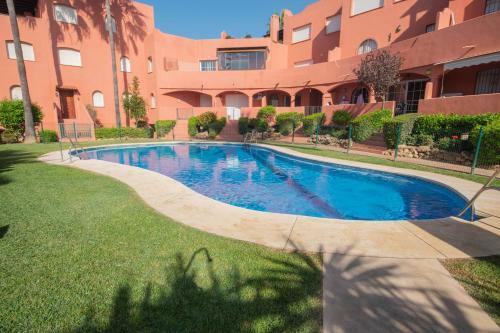 Apartamento 2 Bedroom Front Line Beach Flat In Costabella, Marbella, Marbella