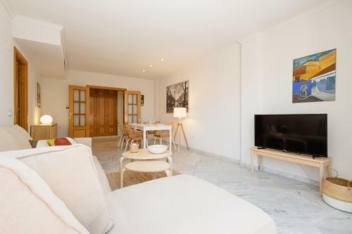 Apartamento 2 Bedroom Front Line Beach Flat In Costabella, Marbella, Marbella