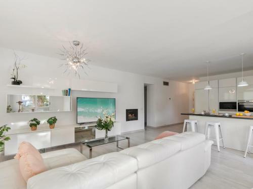 Amplio Y Luminoso Apartamento En 1 L�nea Playa