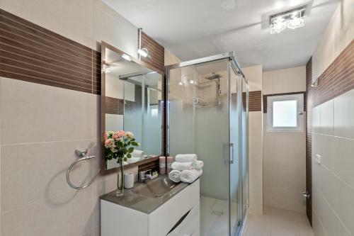 Amplio Y Luminoso Apartamento En 1 L�nea Playa