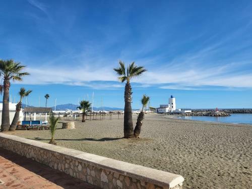 Detached Villa With Private Heated Infinity Pool Close To Port And Beach