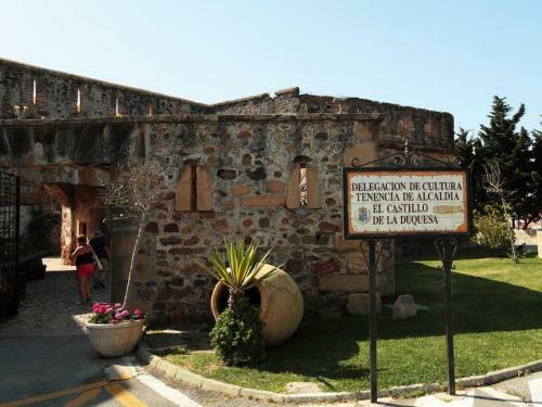 Detached Villa With Private Heated Infinity Pool Close To Port And Beach