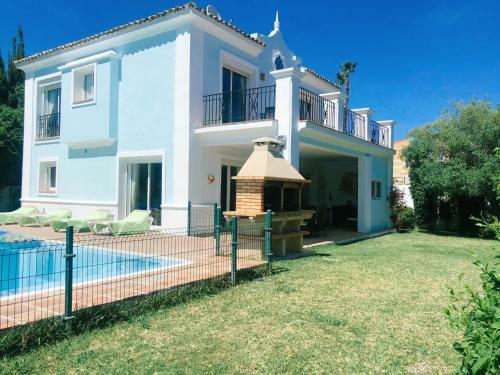 Detached Villa With Private Heated Infinity Pool Close To Port And Beach
