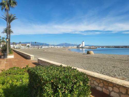 Detached Villa With Private Heated Infinity Pool Close To Port And Beach