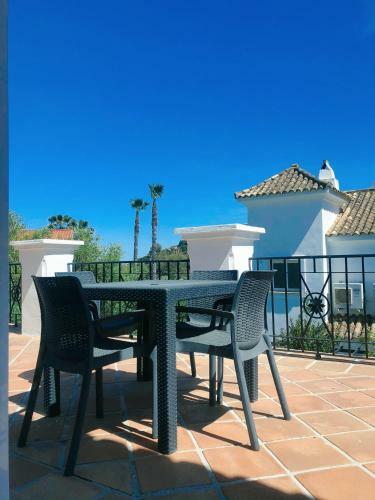 Detached Villa With Private Heated Infinity Pool Close To Port And Beach