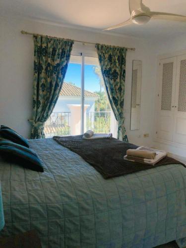 Detached Villa With Private Heated Infinity Pool Close To Port And Beach