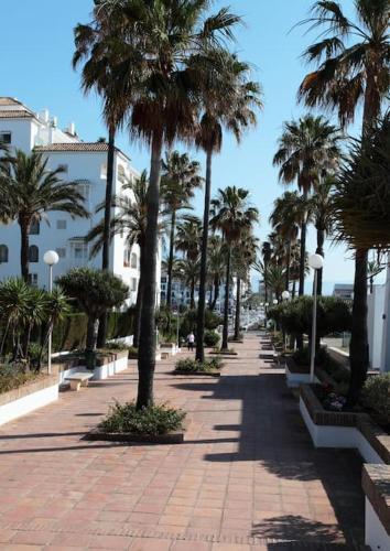 Detached Villa With Private Heated Infinity Pool Close To Port And Beach