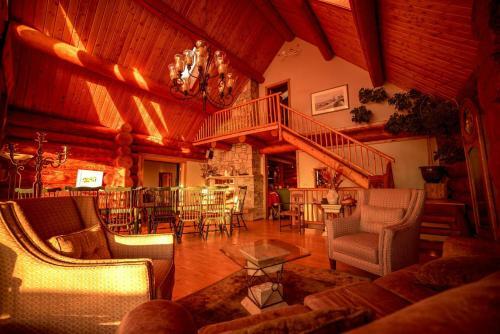 Hotel Inn On The Lake - Whitehorse