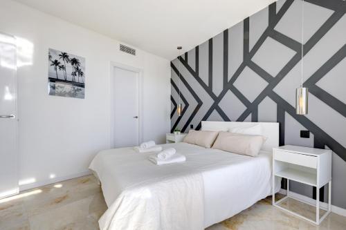 Apartamento Modern, Elite Hillside Home W/sea & Mountain Views