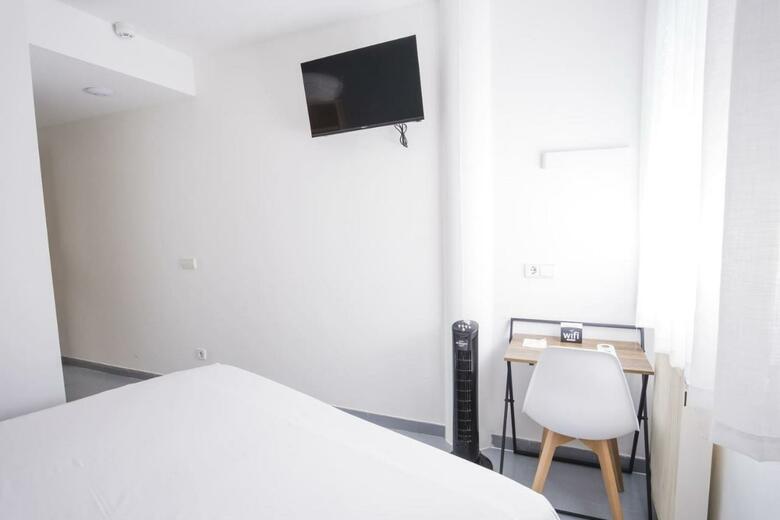 Hostal Alda Egues Rooms