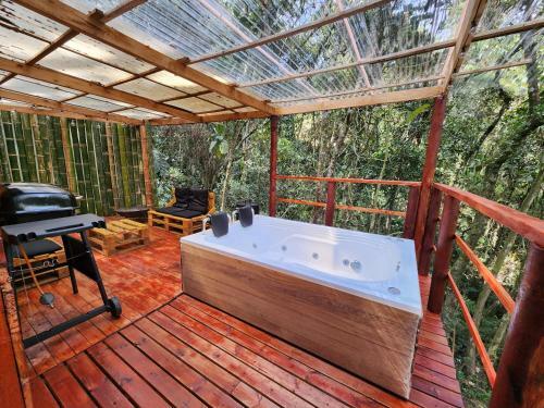 Caba�a En Medio Del Bosque Con Jacuzzi - Santa Elena