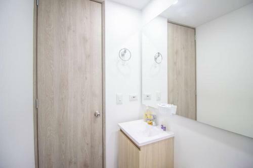 Apartamento Laureles �xito 2 Alcobas Piso 2 Balc�n
