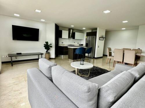 302 Spacious Apartment Nice View In El Poblado