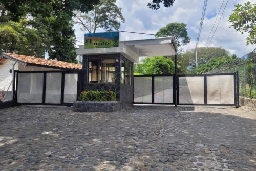Wonder House In San Jeronimo