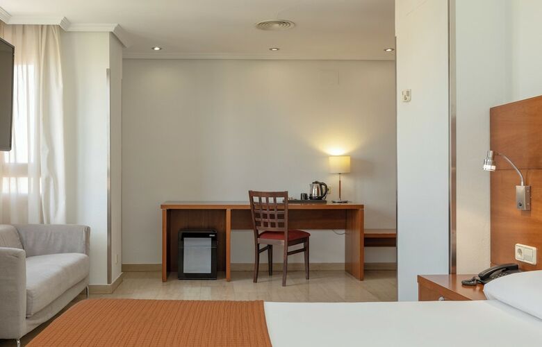 Hotel Silken Torre Garden