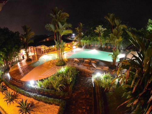 Hostal Arenal Backpackers Resort