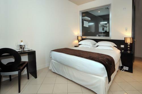 Hotel A�va