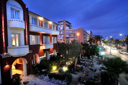 Hotel A�va