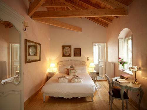 Hostal Amaryllis Luxury Guest House