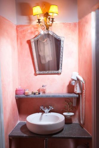 Hostal Amaryllis Luxury Guest House