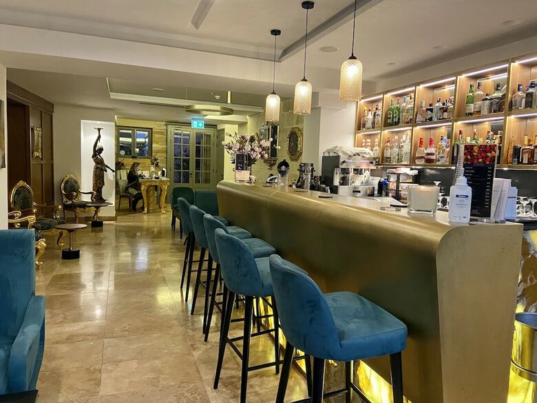 Hotel The Village Boutique And Spa