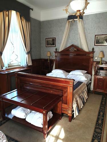 Hotel Pa?ac Czarny Las (50 Km Od Katowic)