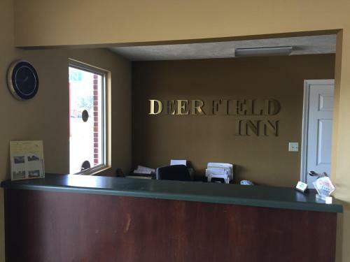 Motel Deerfield Inn