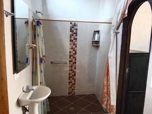 C�moda Casa Estilo Colonial En Rivera