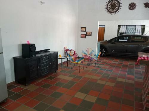 C�moda Casa Estilo Colonial En Rivera