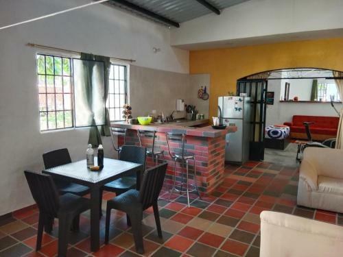 C�moda Casa Estilo Colonial En Rivera