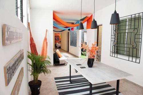 Apartamento Pleasant House 20 People In Laureles