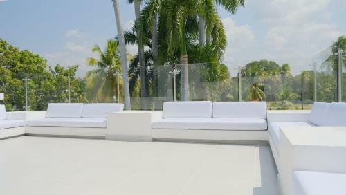 Casa De Lujo En El Pe�on