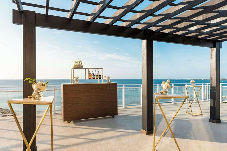 Hotel Embassy Suites By Hilton Aruba Beach Resort