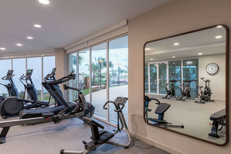 Hotel Embassy Suites By Hilton Aruba Beach Resort
