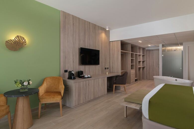 Hotel Serenade All Suites - Adults Only Resort