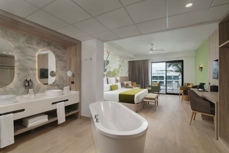 Hotel Serenade All Suites - Adults Only Resort
