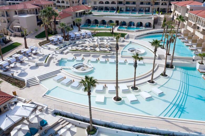 Cora Hotel & Spa