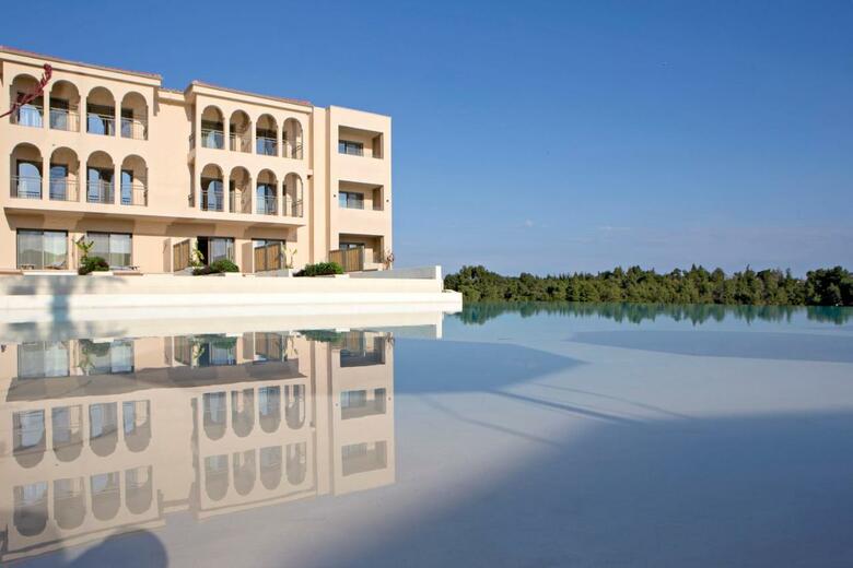 Cora Hotel & Spa