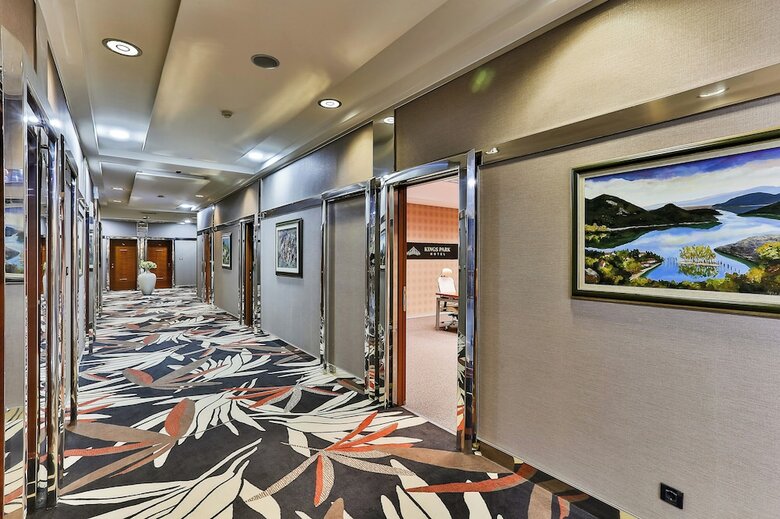 Kings Park Hotel