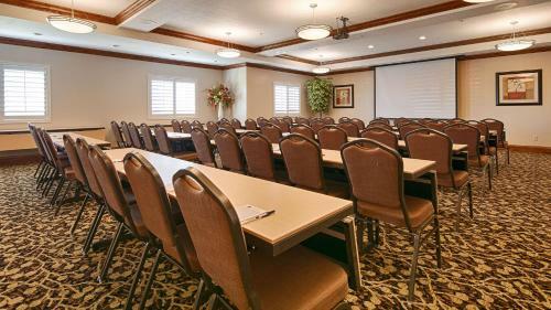Best Western Plus Landmark Hotel