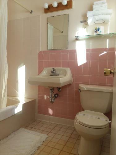 Motel Budget Host Inn - Manistique