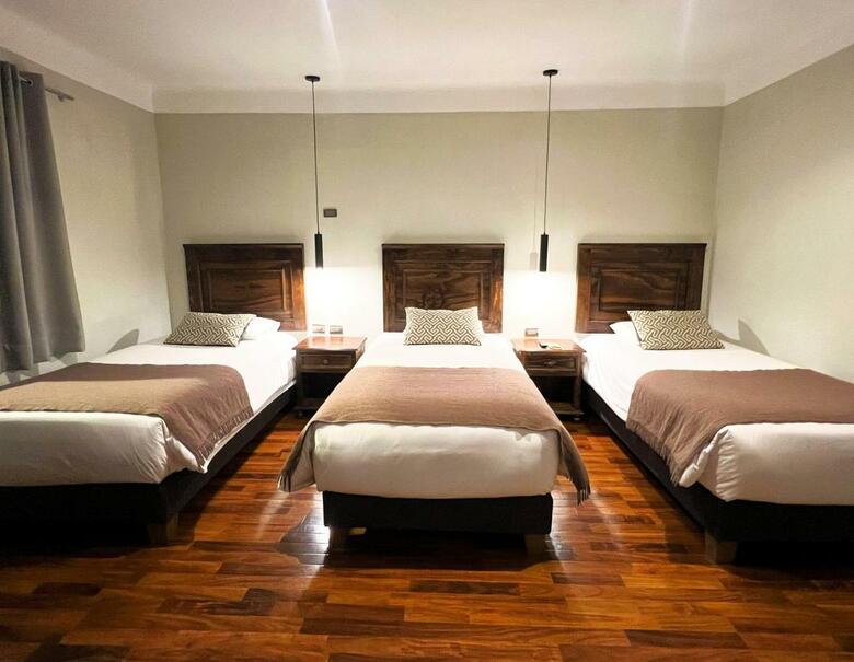Hotel Montes Central