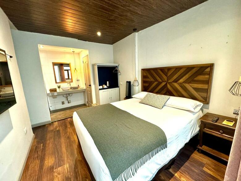 Hotel Montes Central