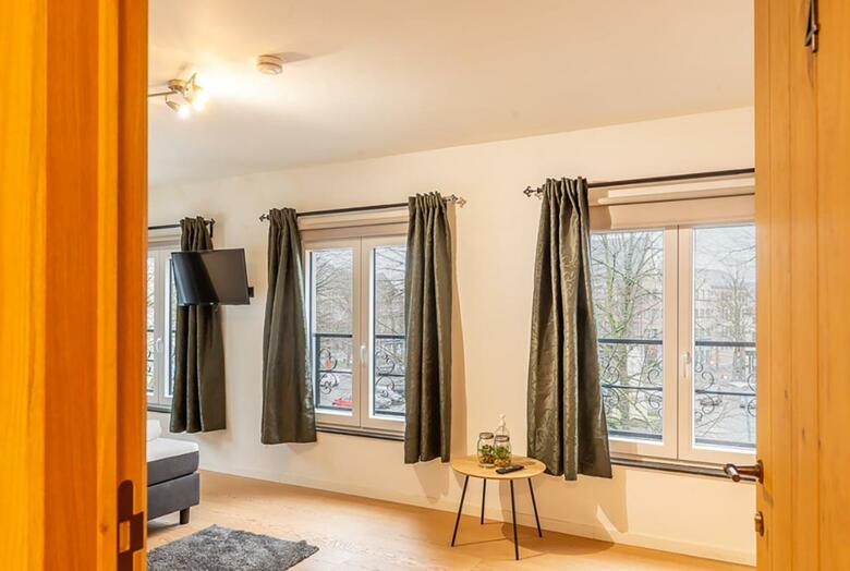 Bed & Breakfast Guesthouses By Hotel Van Eyck
