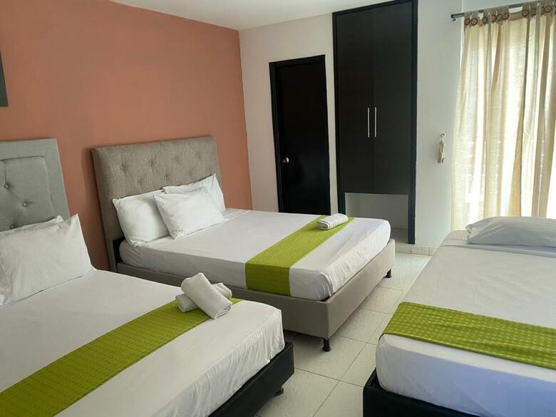 Hotel Olas Marinas Inn
