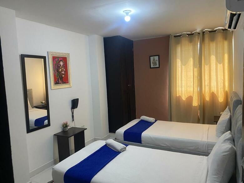 Hotel Olas Marinas Inn