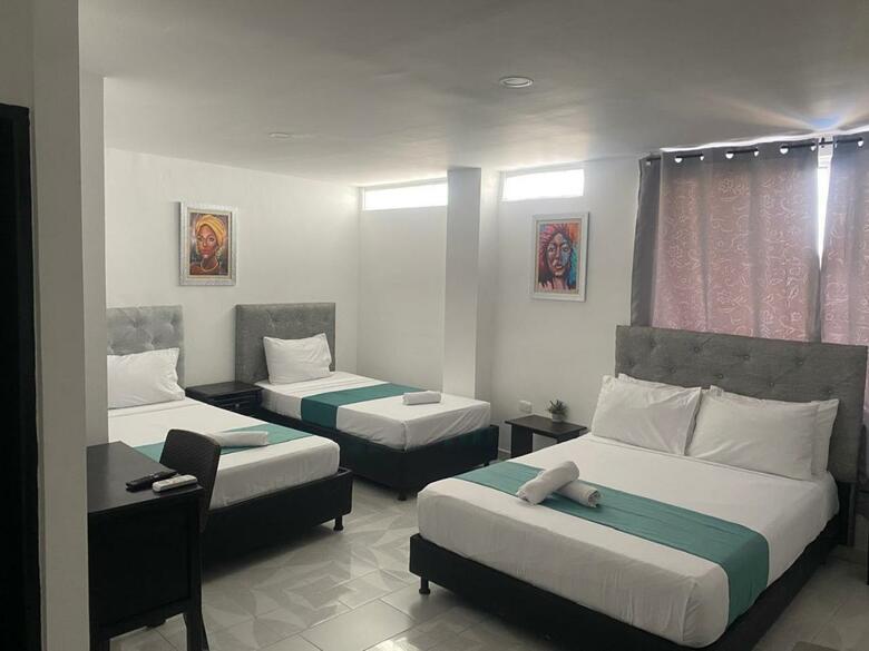 Hotel Olas Marinas Inn