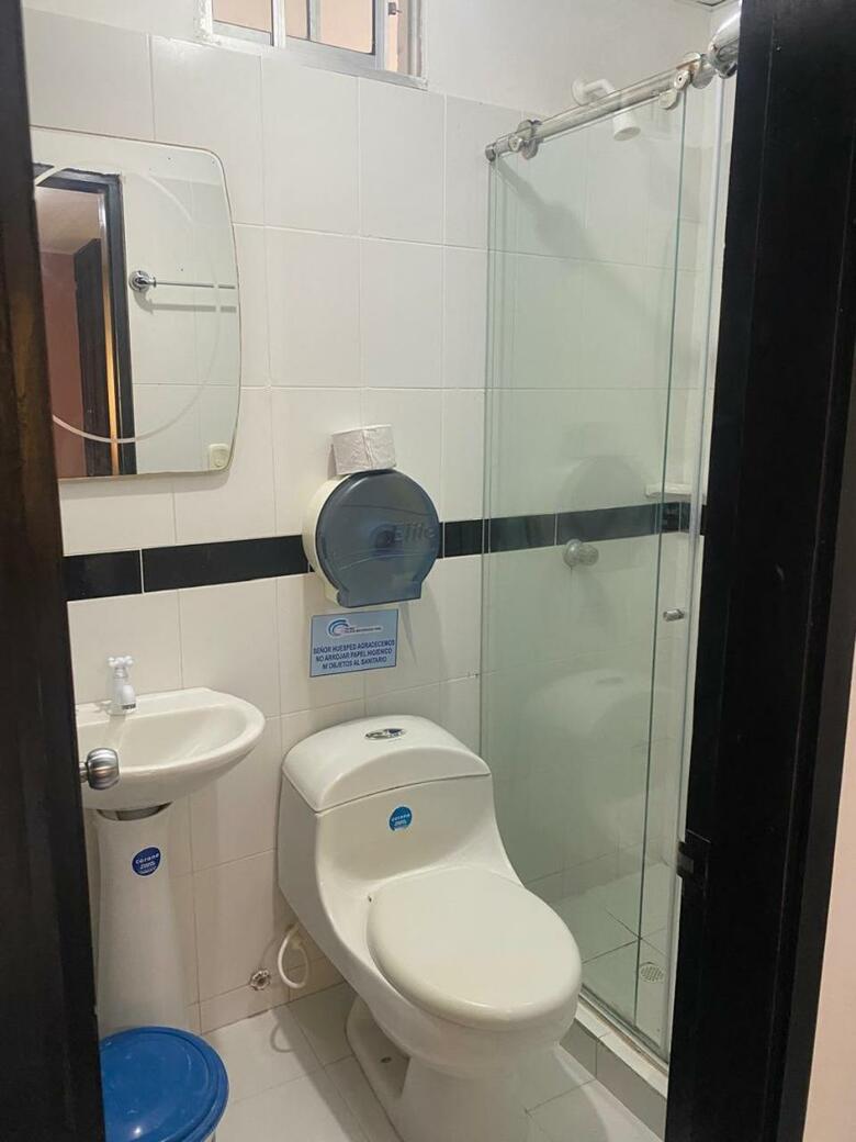 Hotel Olas Marinas Inn